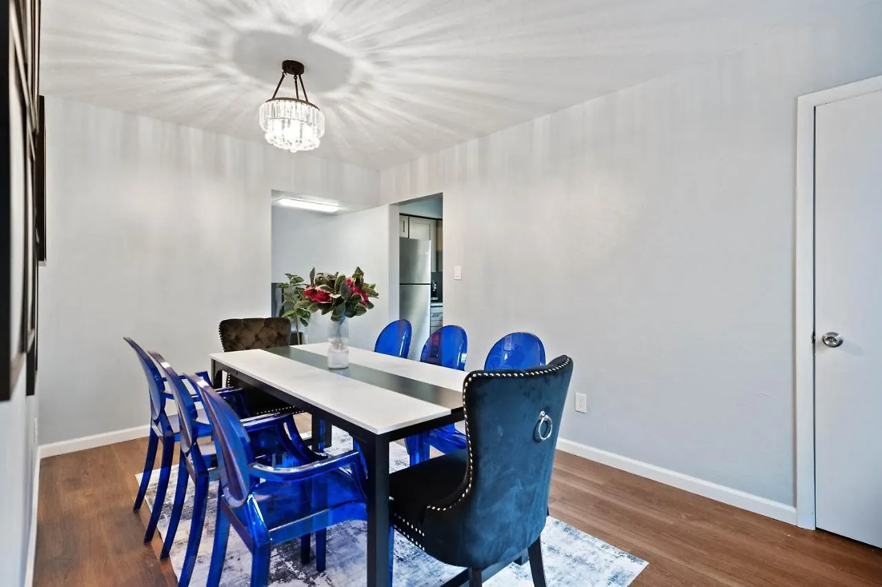 Stay Golden 1: Chic Modern-Victorian City View بيتسبرغ 0*,  الولايات المتحدة الأمريكية