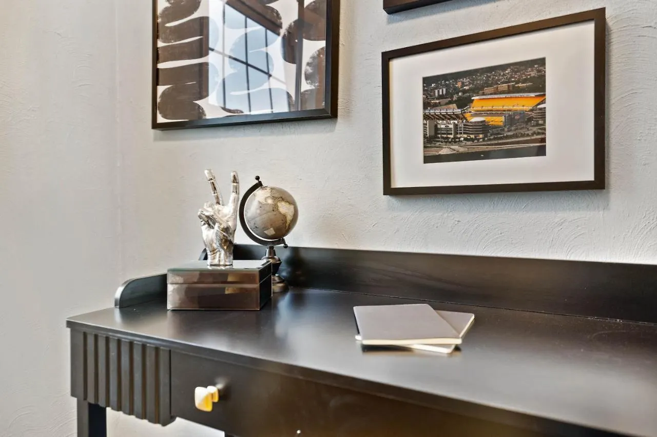 Stay Golden 1: Chic Modern-Victorian City View بيتسبرغ الولايات المتحدة الأمريكية