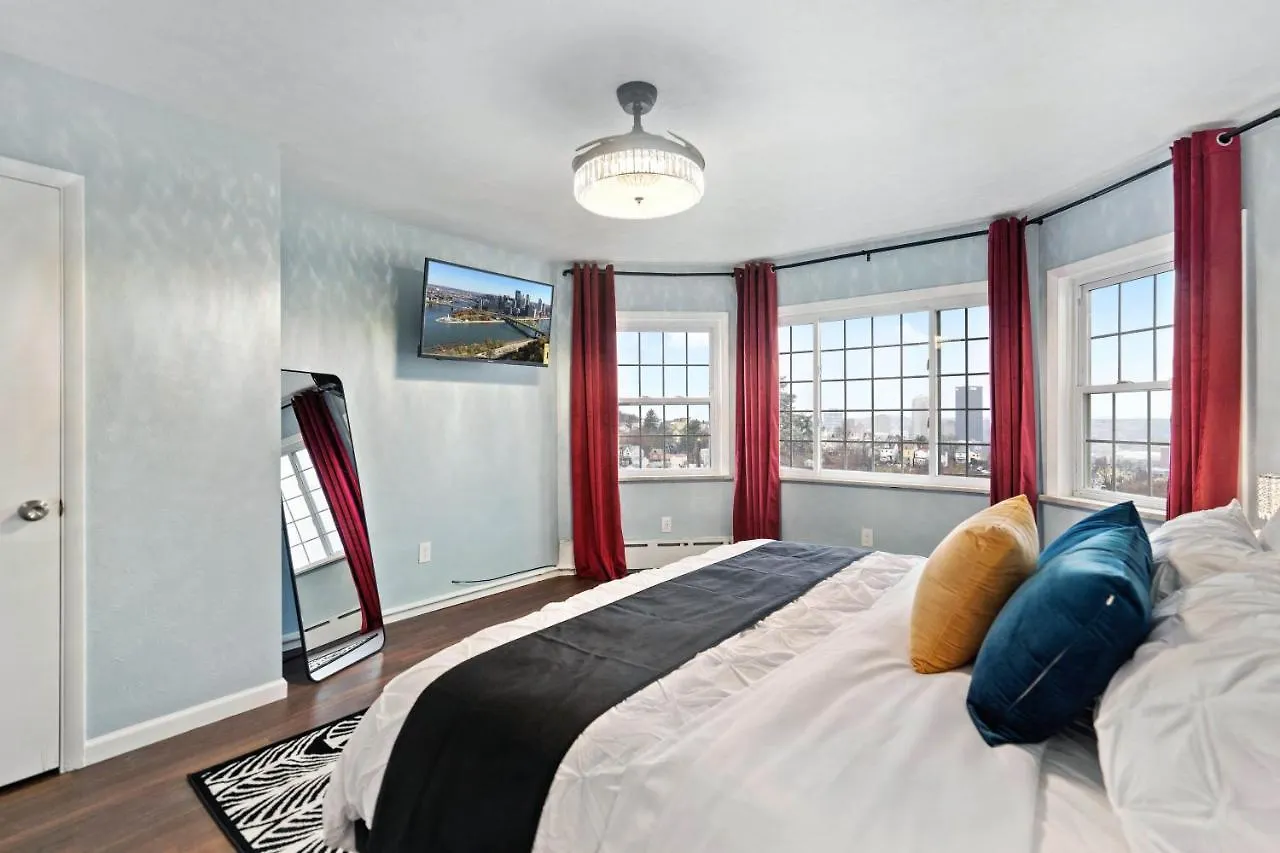 Stay Golden 1: Chic Modern-Victorian City View بيتسبرغ